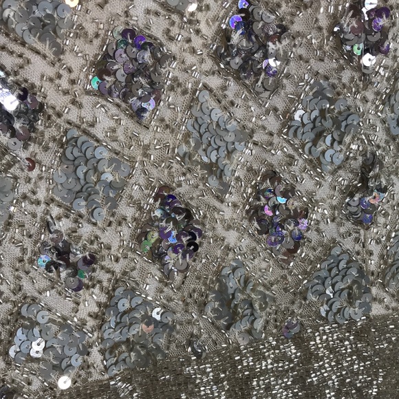 MacDuggal Lattice Sequin Long-Sleeve Gown nude sparkles size 4 - Picture 9 of 14